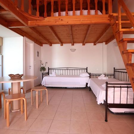 Seaside Gialova Apartment ไปโลส ภายนอก รูปภาพ