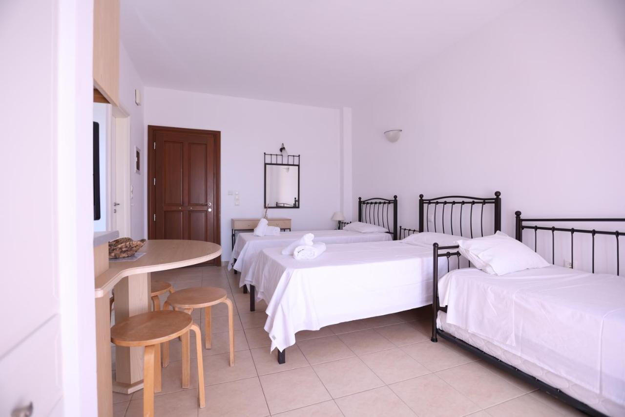 Seaside Gialova Apartment ไปโลส ภายนอก รูปภาพ