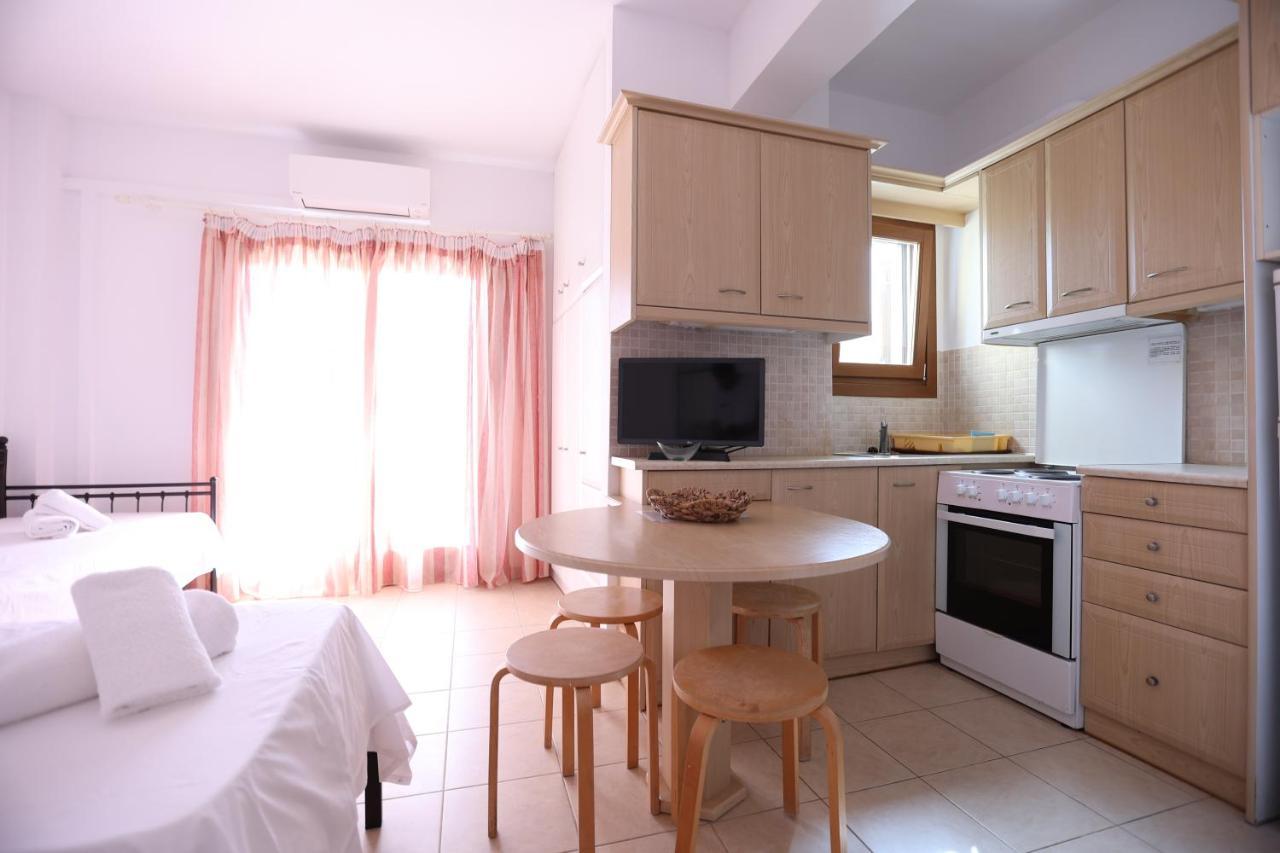 Seaside Gialova Apartment ไปโลส ภายนอก รูปภาพ