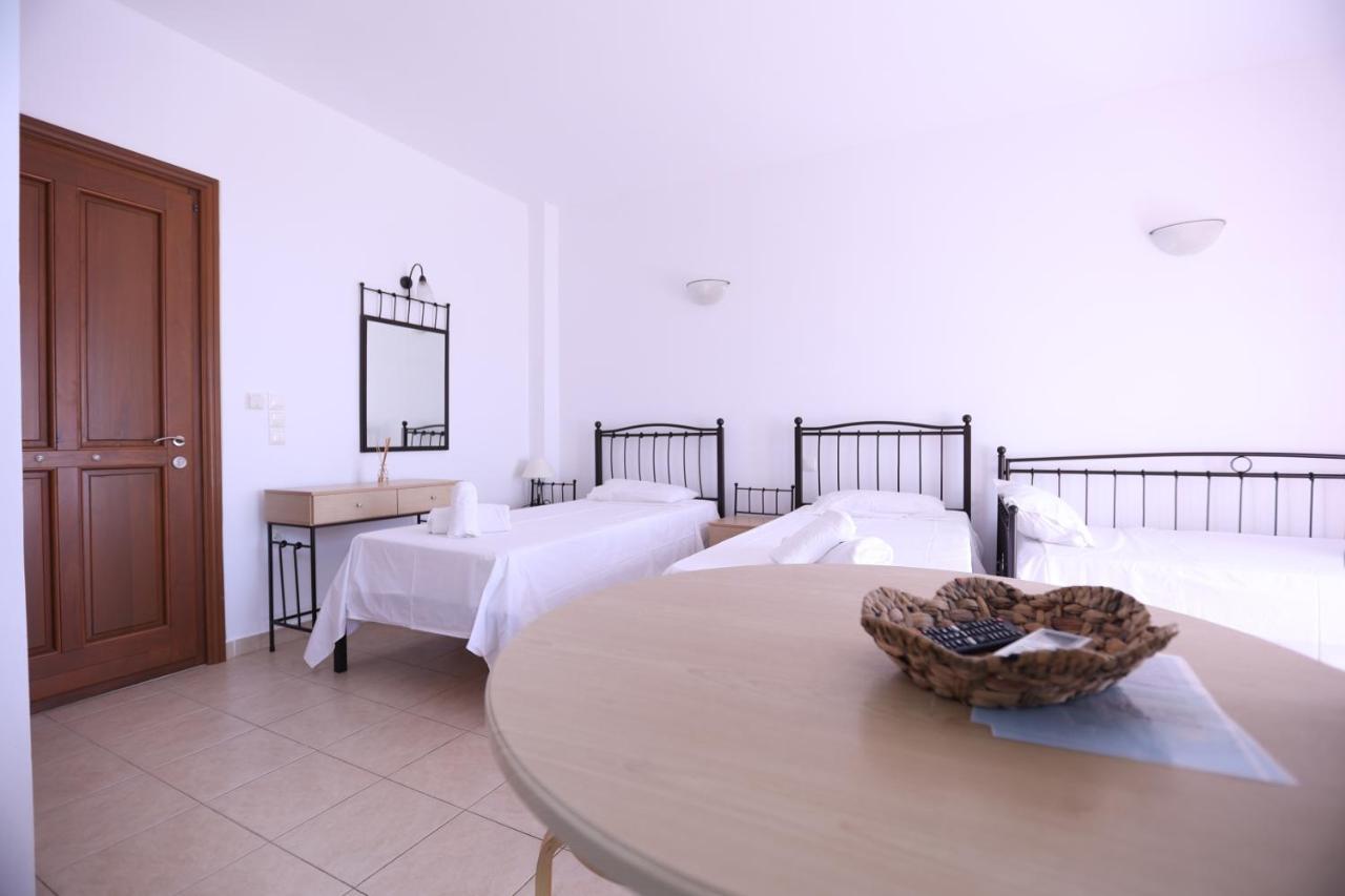 Seaside Gialova Apartment ไปโลส ภายนอก รูปภาพ