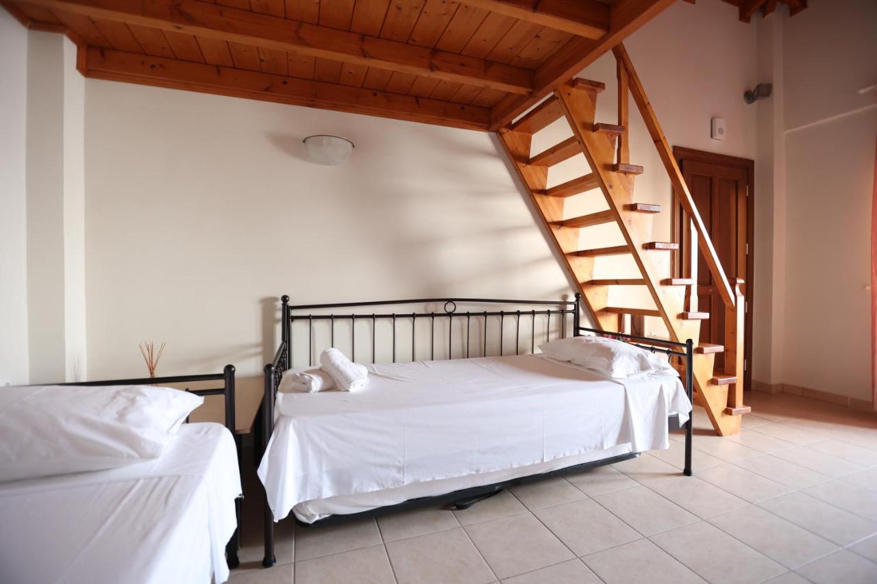 Seaside Gialova Apartment ไปโลส ภายนอก รูปภาพ