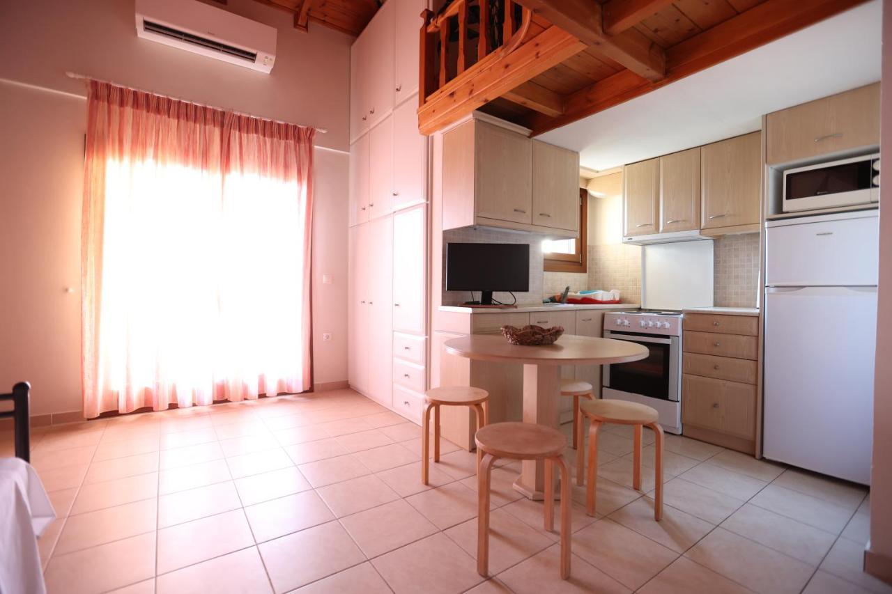 Seaside Gialova Apartment ไปโลส ภายนอก รูปภาพ