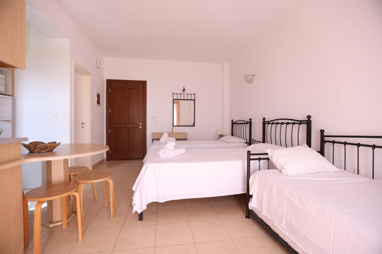 Seaside Gialova Apartment ไปโลส ภายนอก รูปภาพ
