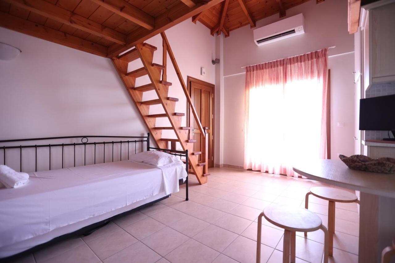 Seaside Gialova Apartment ไปโลส ภายนอก รูปภาพ