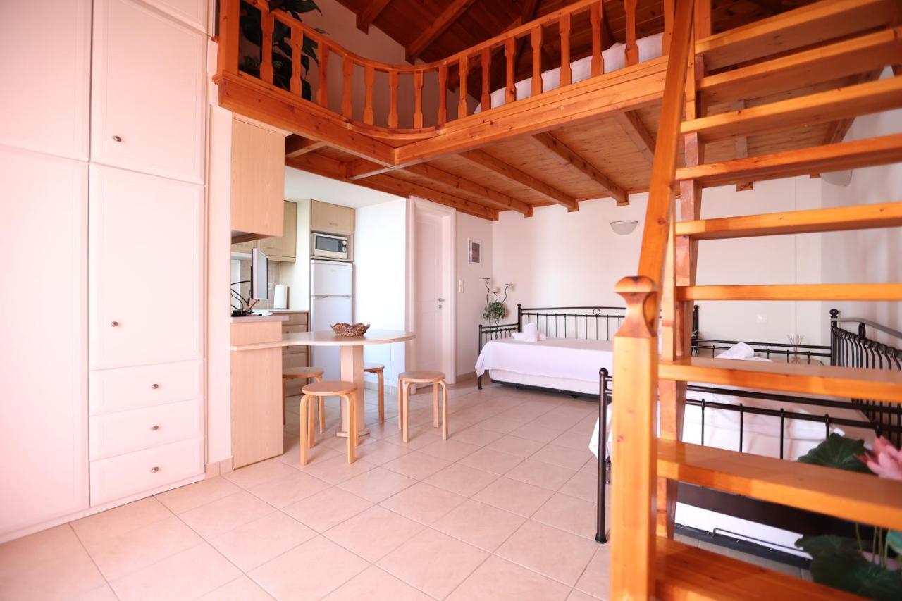 Seaside Gialova Apartment ไปโลส ภายนอก รูปภาพ