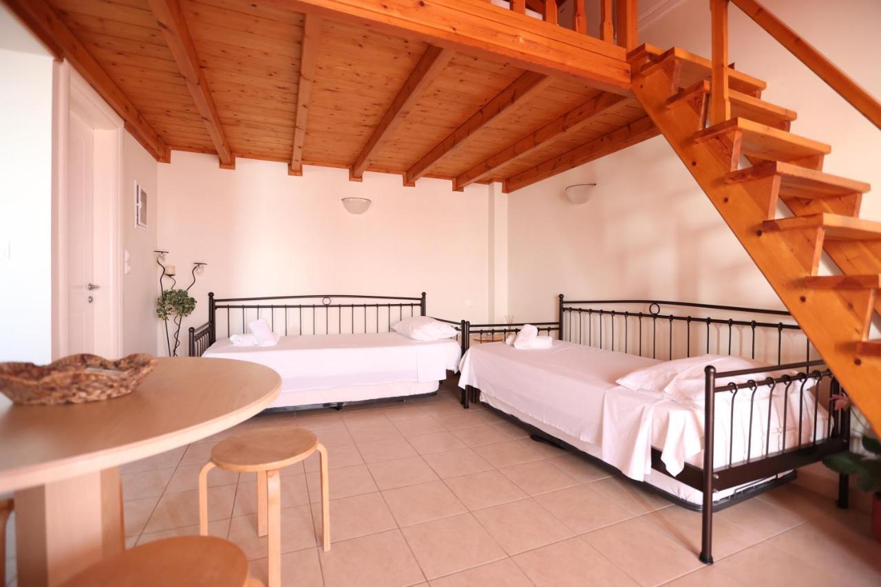 Seaside Gialova Apartment ไปโลส ภายนอก รูปภาพ