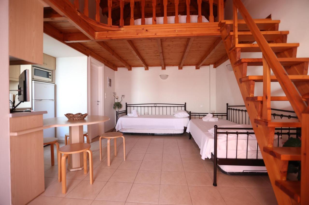 Seaside Gialova Apartment ไปโลส ภายนอก รูปภาพ