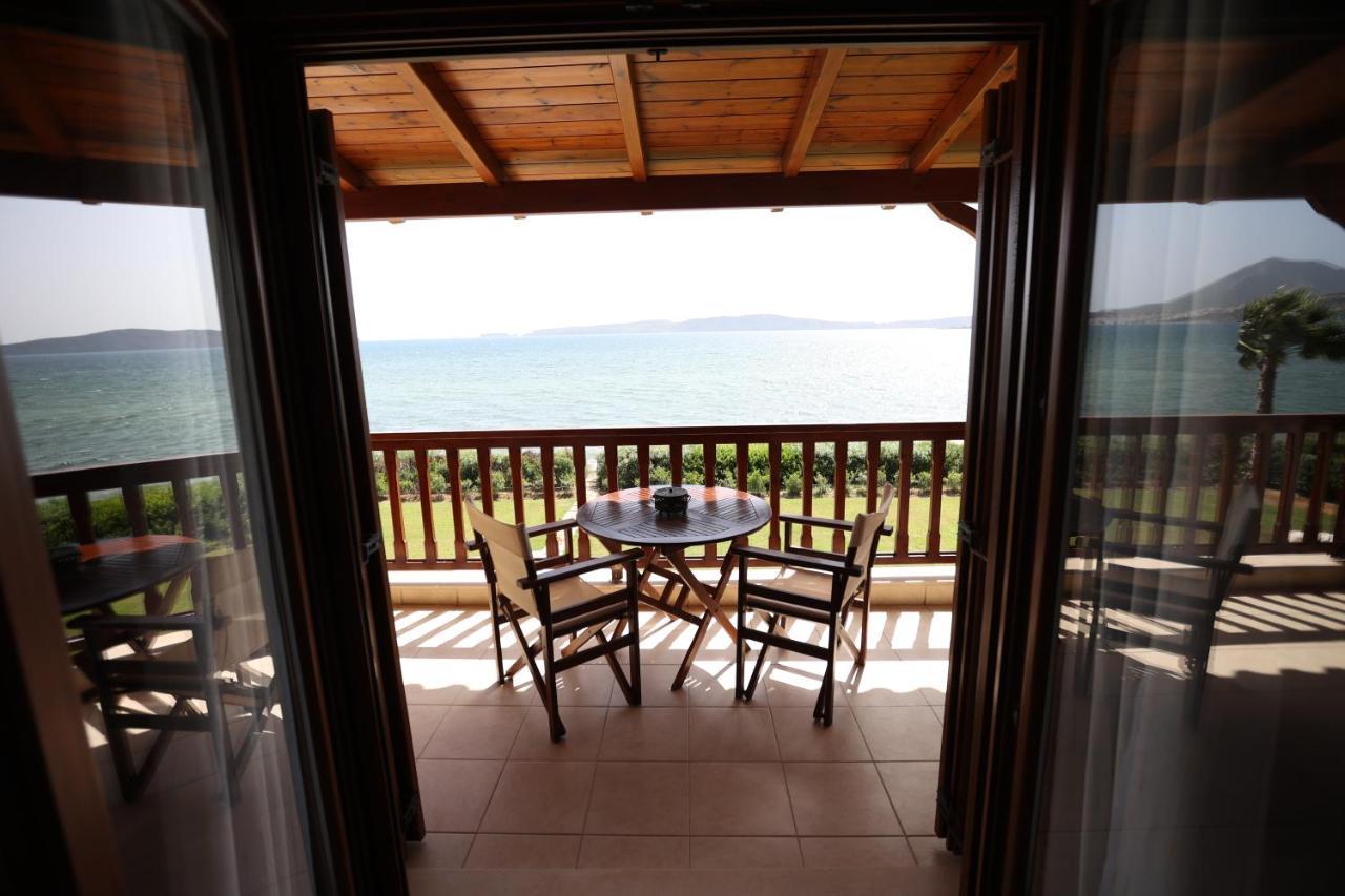 Seaside Gialova Apartment ไปโลส ภายนอก รูปภาพ